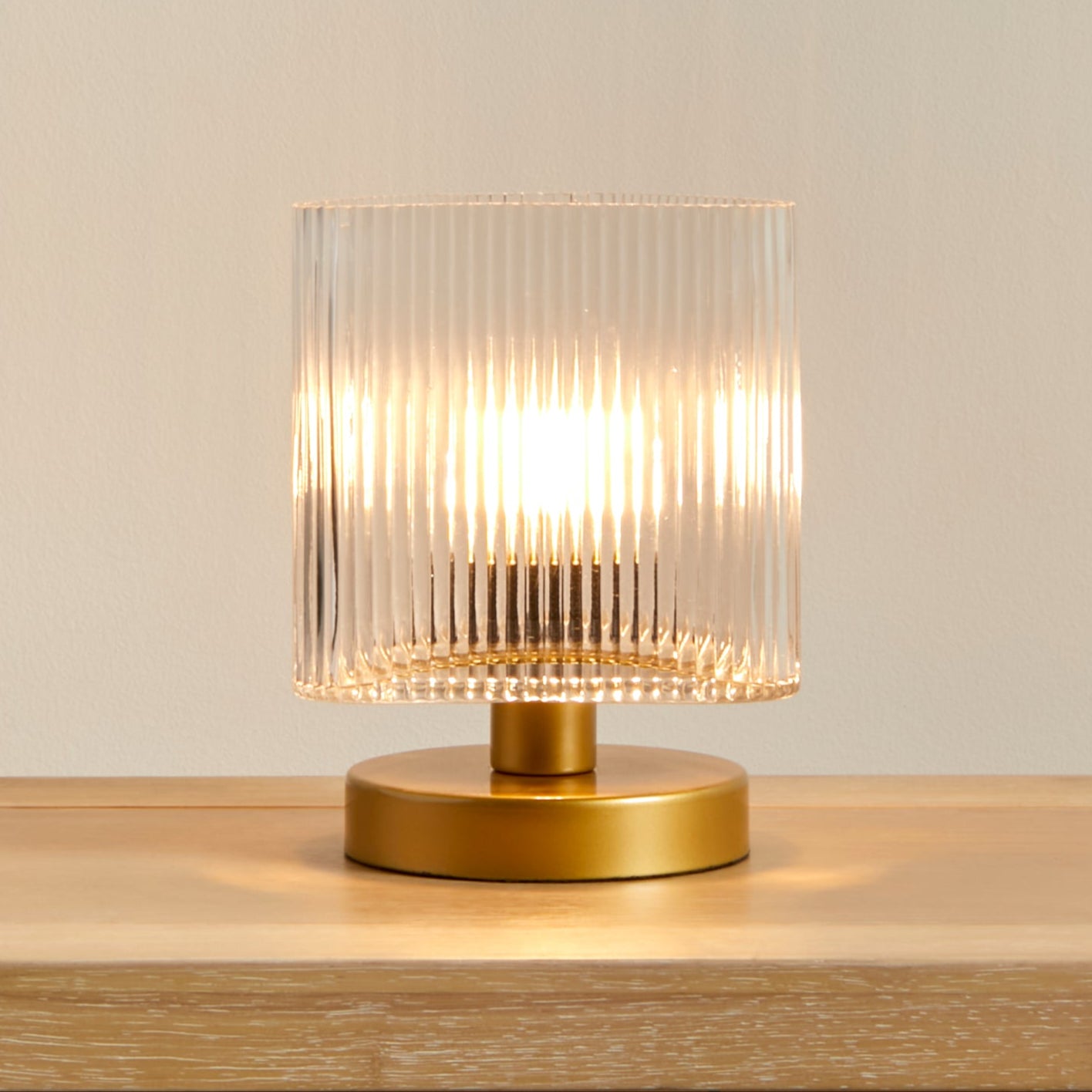 edworth-table-lamp-clear-gold