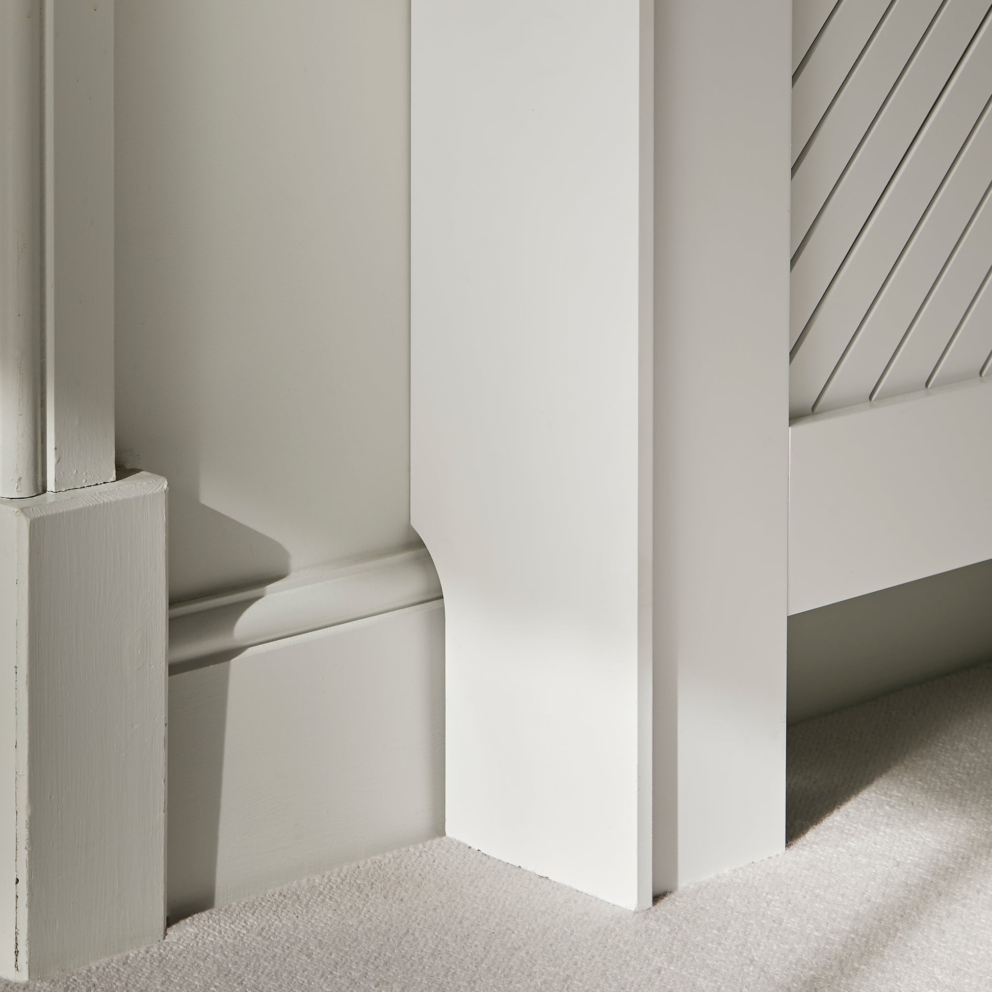 Jack Extending Radiator Cover - White - Laura James

