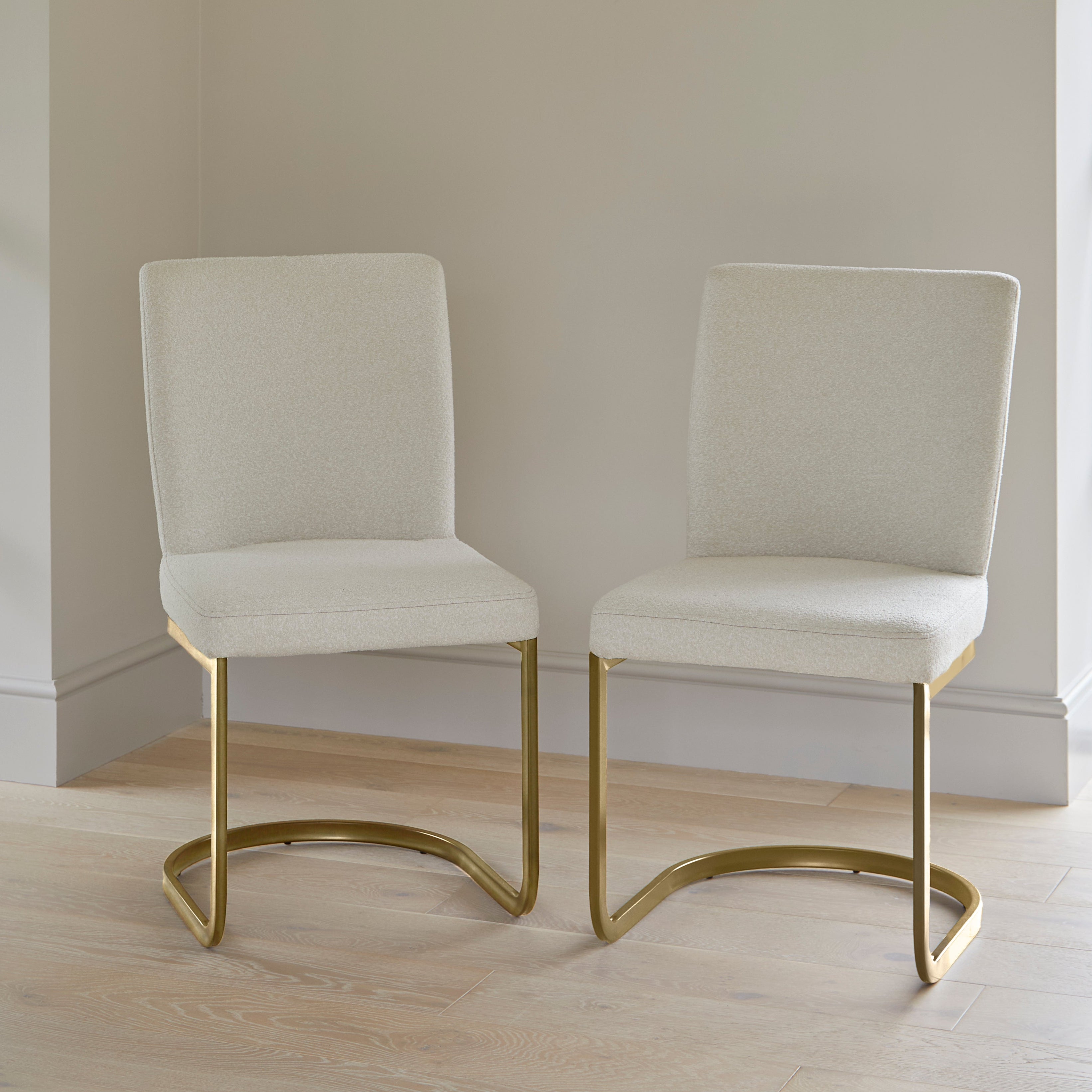 Store 2 gold chairs