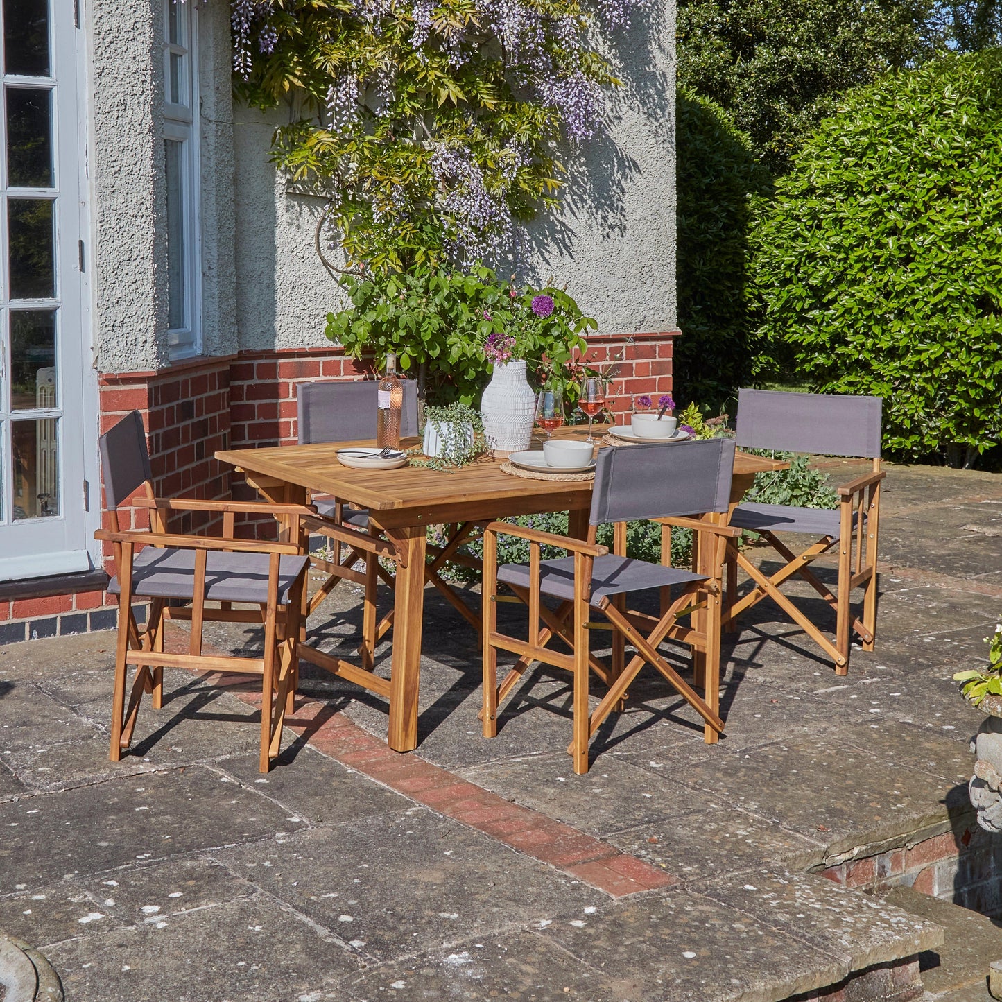 Aspen 4 Seater Wooden Garden Dining Set With 4 Cameron Directors Chairs - 140 - 200cm - Laura James