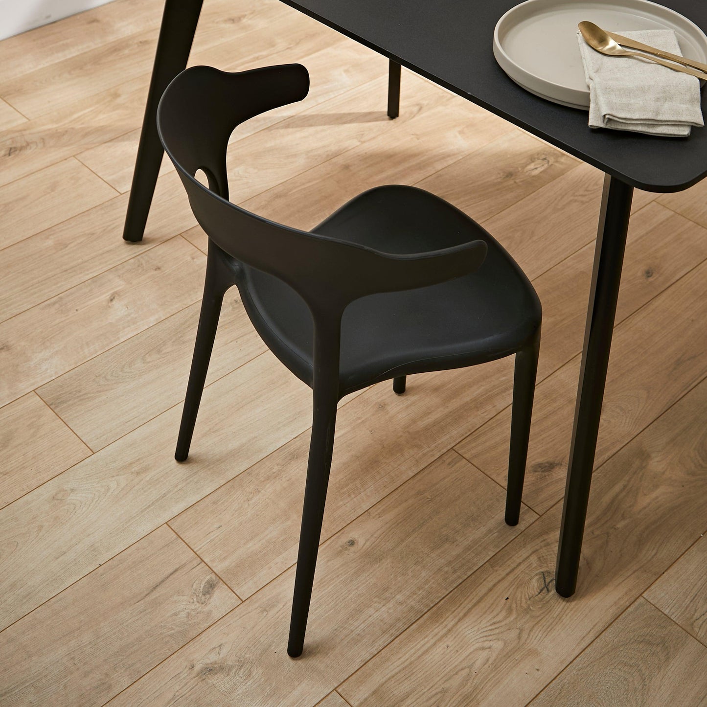 Finn 4 Seater dining table 120cm - pitch black - Laura James