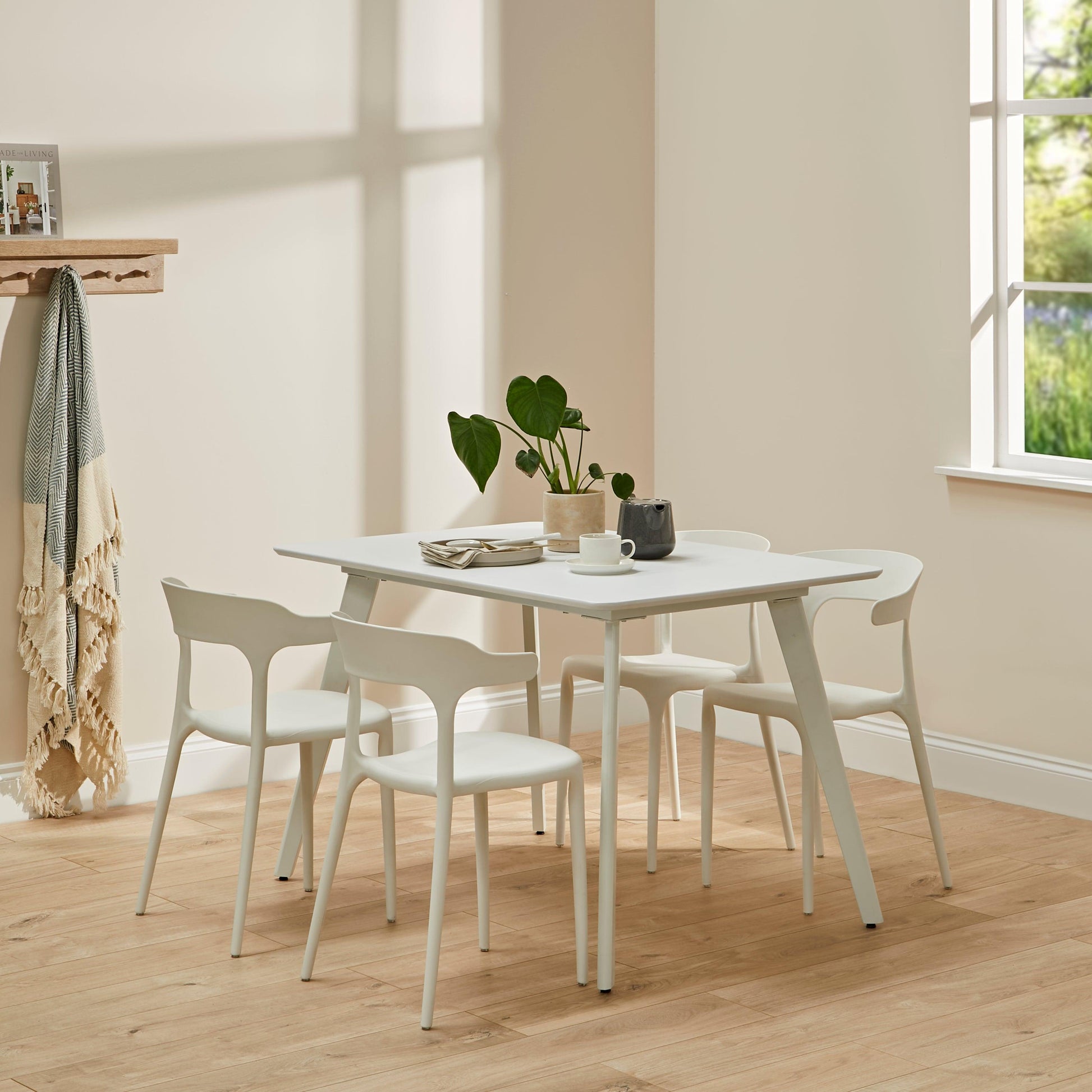 Finn 4 Seater dining table 120cm - pure white - Laura James