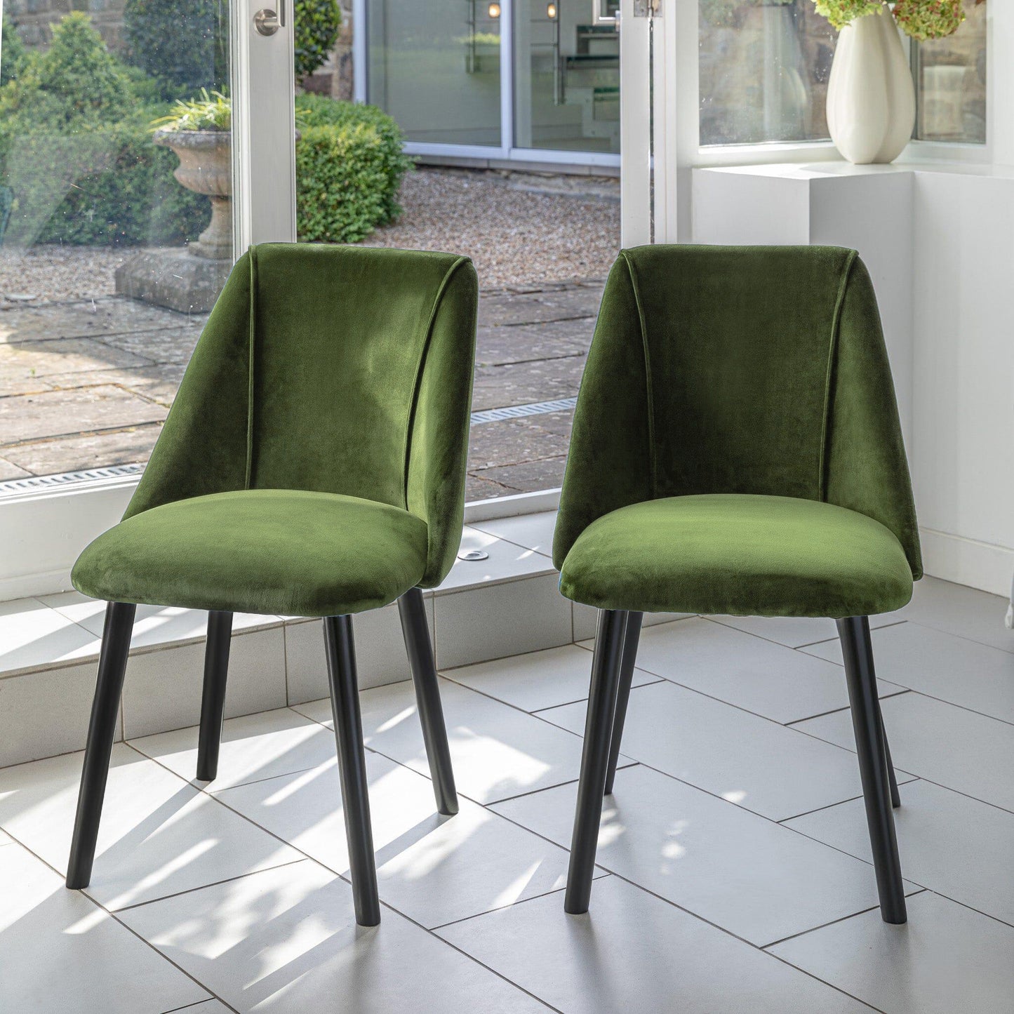 Amelia Black Extendable Dining Table Set - 6 Seater - Freya Fern Green Dining Chairs - Black Legs