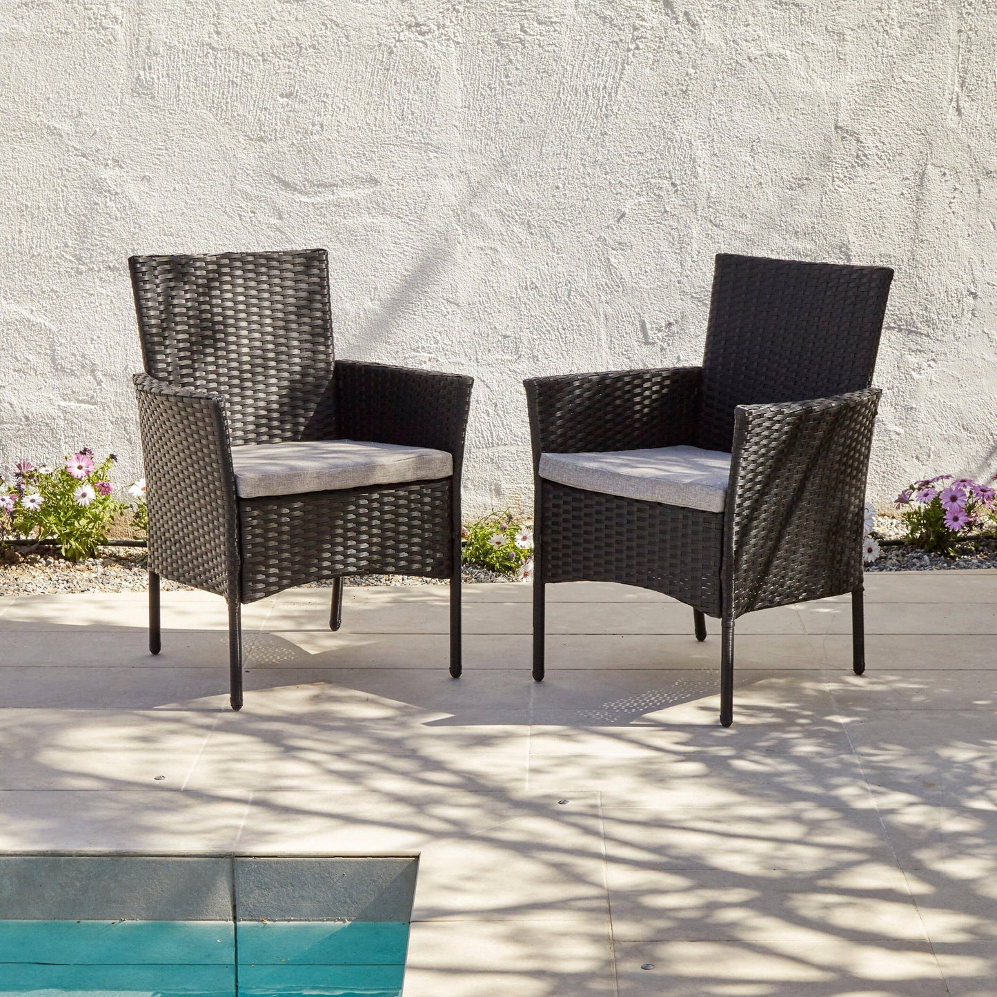 Kemble 6 Seater Rattan Round Garden Dining Set with Grey Parasol - Black Weave