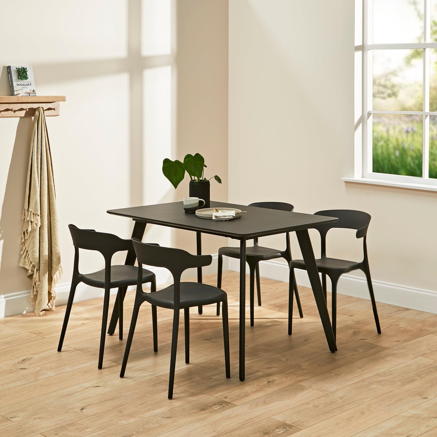 Outlet Finn dining chairs - set of 4 - black - Laura James