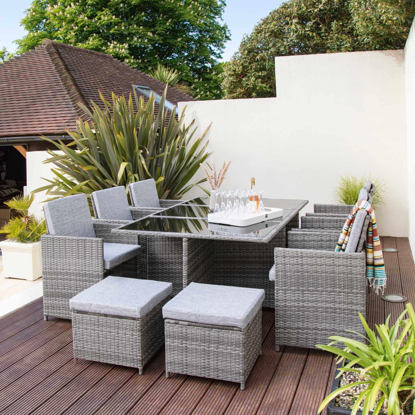 10 Seater Rattan Cube Outdoor Dining Set with Parasol - Grey Weave - Laura James