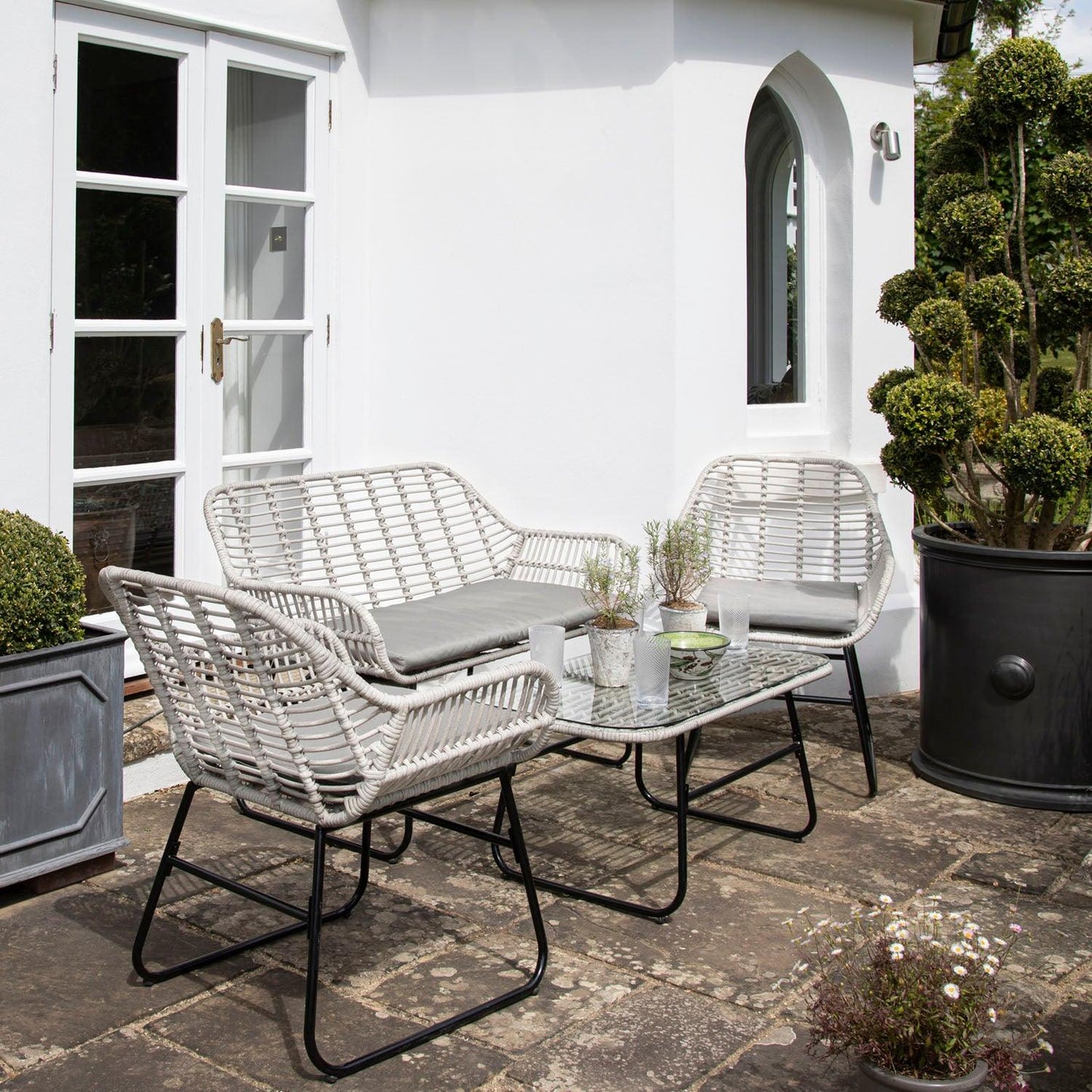 Wick rattan sofa set with grey parasol - light grey - Laura James